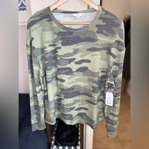 Time and Tru Women's Hacci Crew Neck Pullover Sea Turtle Camo
